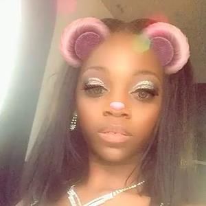 Meet your Posher, Dessiree